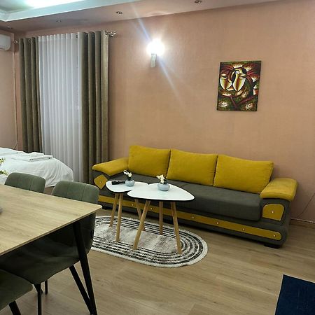 Adora Apartment Tiranë Ngoại thất bức ảnh